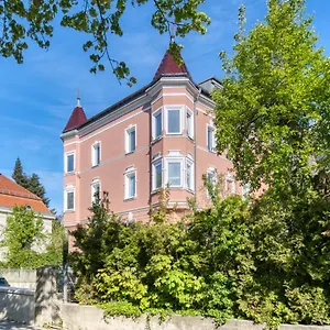 https://innsbruckhomes-at-botanic-garden.soldenhotels.net