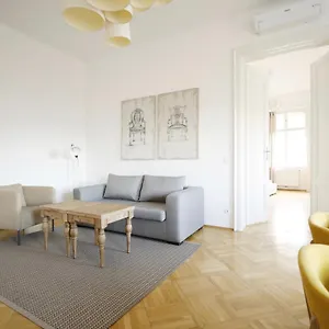 Апартаменты Heymi Oper